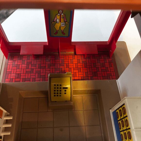 Vintage 1974 McDonalds Playskool Familiar Places Play Set Restaurant Trays Cars - Picture 8 of 13